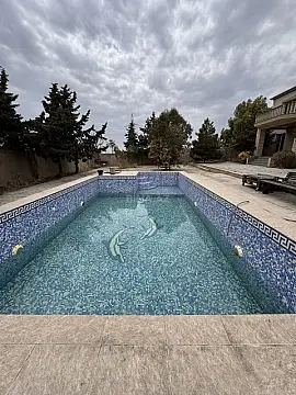 Satılır 4 otaqlı həyət evi 300 m²