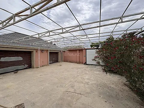 Satılır 4 otaqlı həyət evi 300 m²