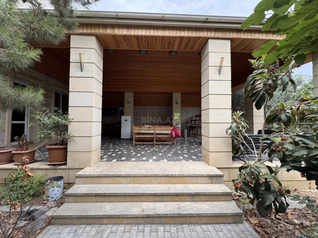 Satılır 4 otaqlı həyət evi 300 m²