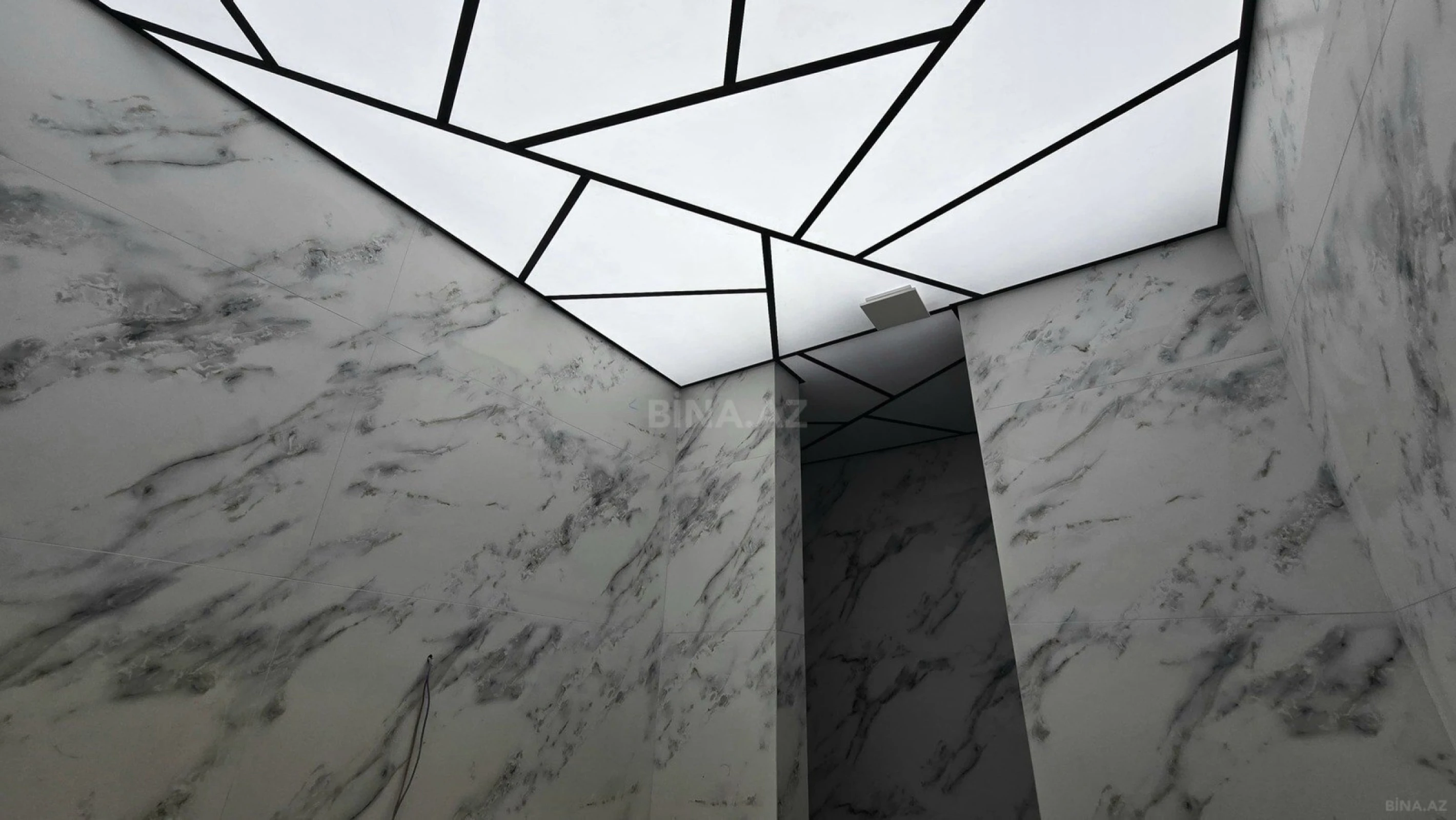 Satılır 3 otaqlı mənzil 112 m²