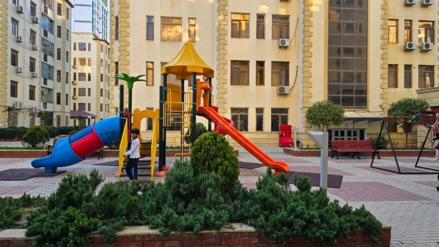 Satılır 3 otaqlı mənzil 112 m²