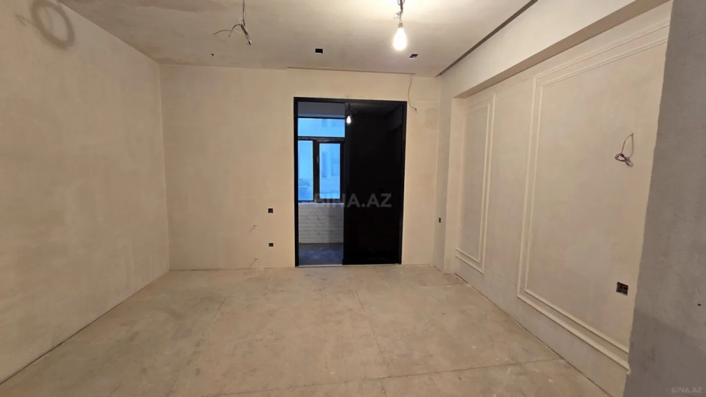 Satılır 3 otaqlı mənzil 112 m²