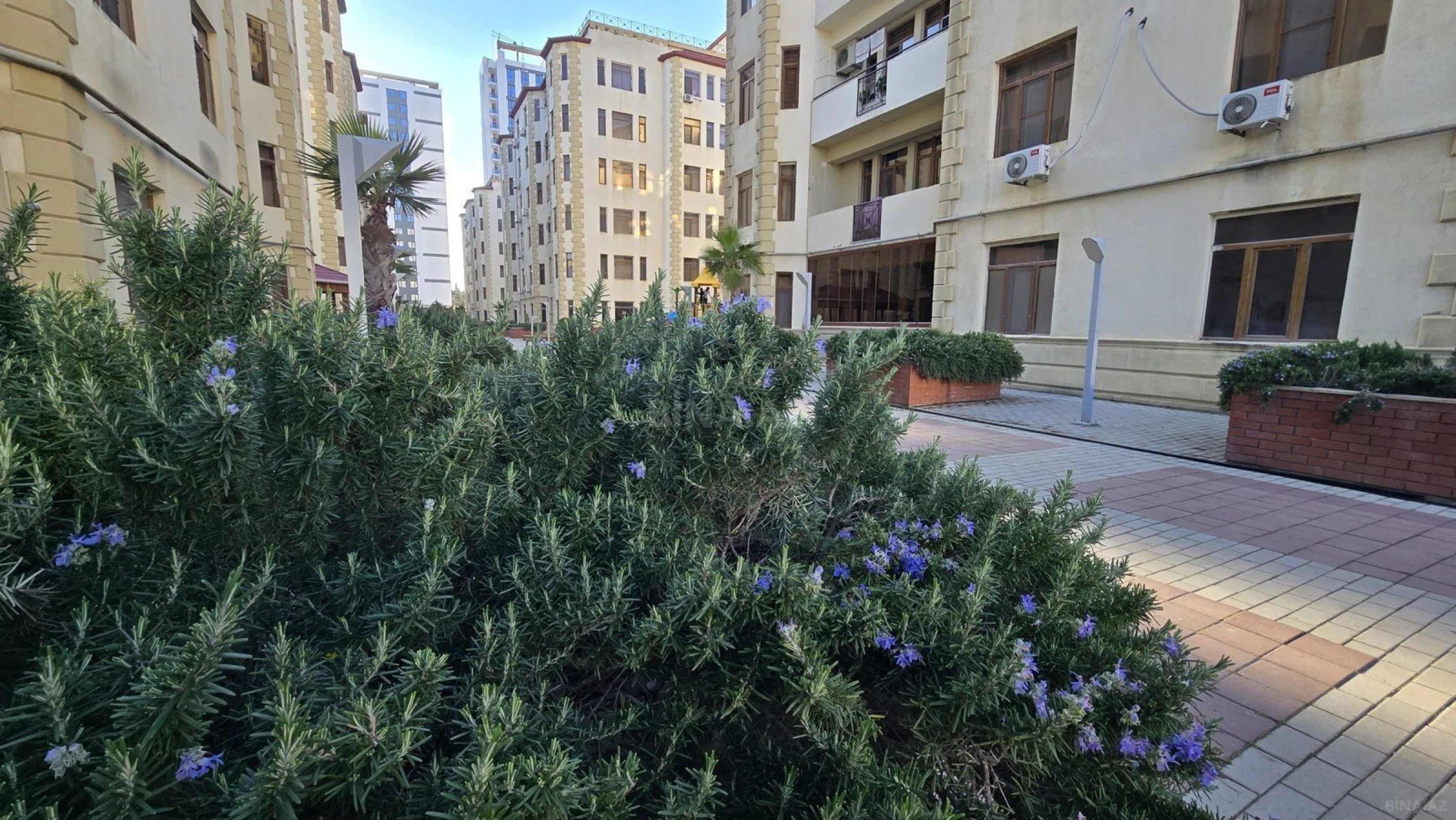 Satılır 3 otaqlı mənzil 112 m²