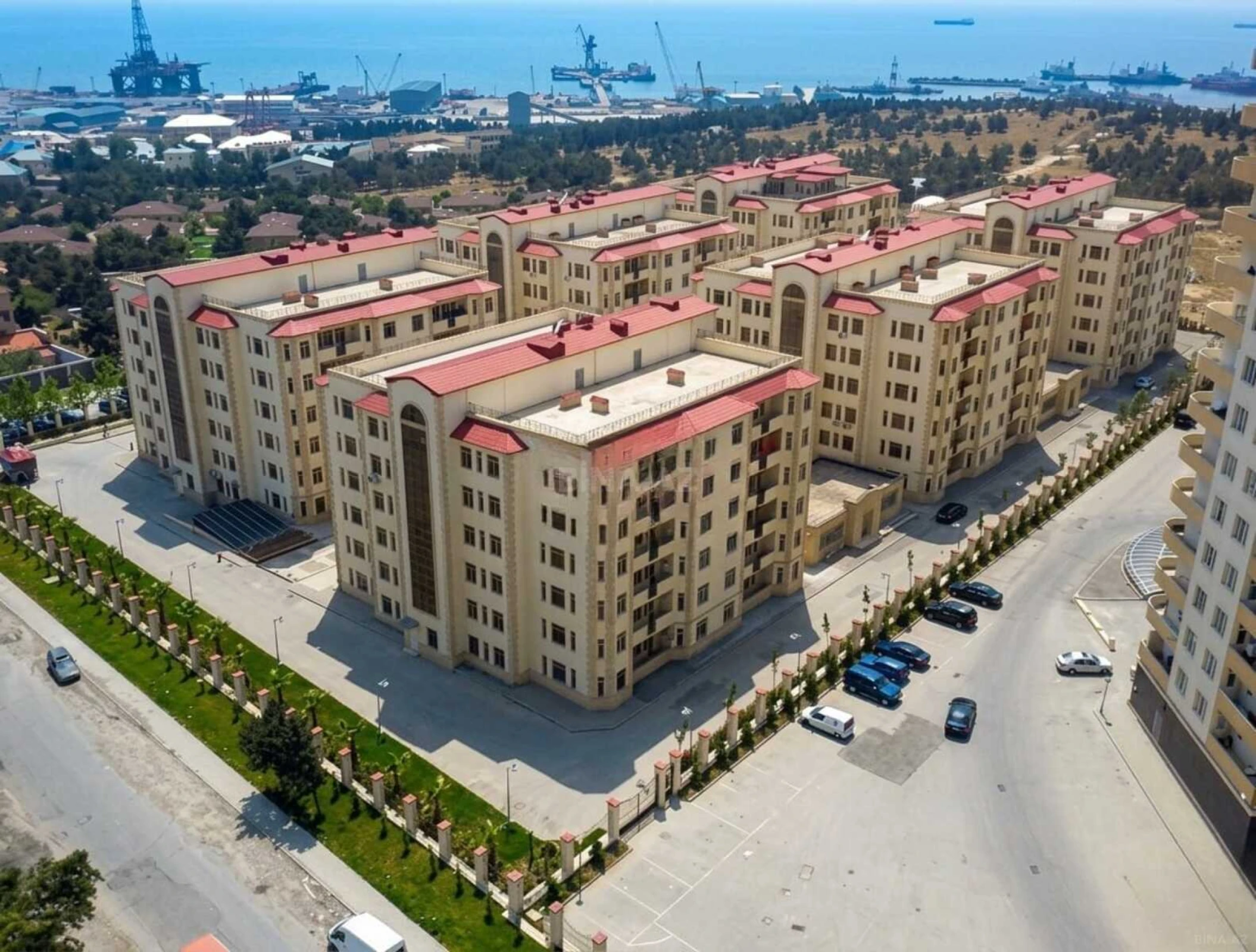 Satılır 3 otaqlı mənzil 112 m²