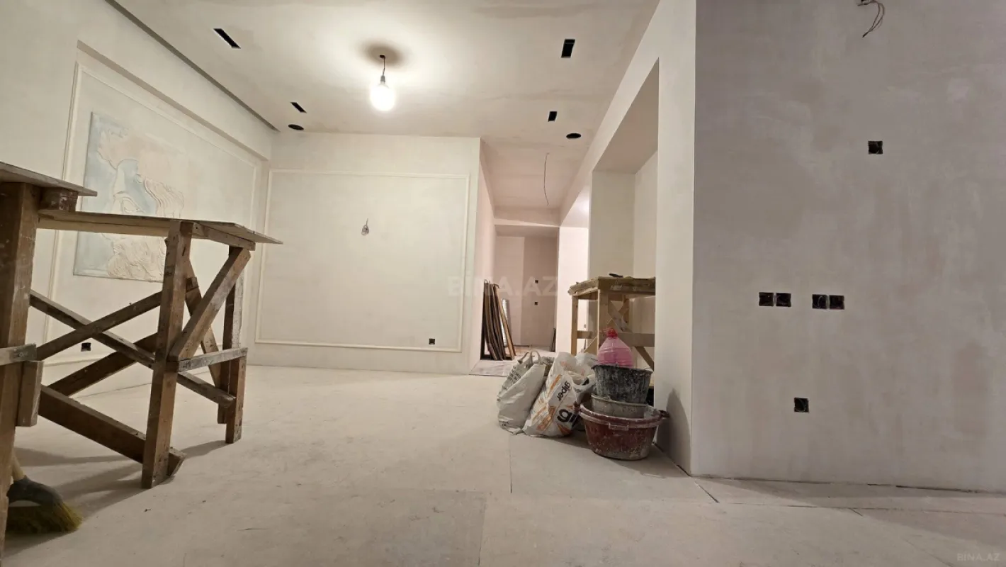 Satılır 3 otaqlı mənzil 112 m²