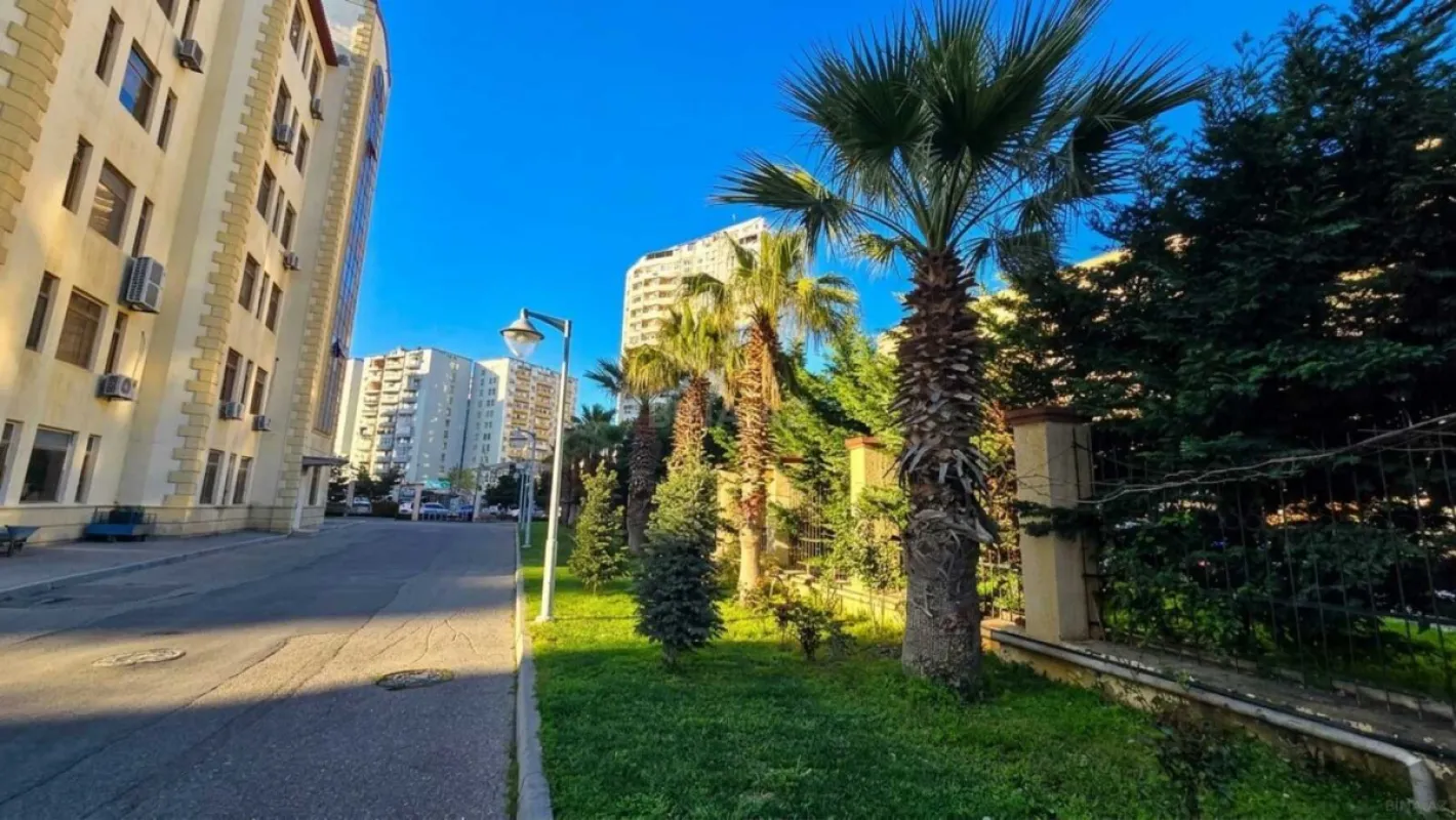 Satılır 3 otaqlı mənzil 112 m²