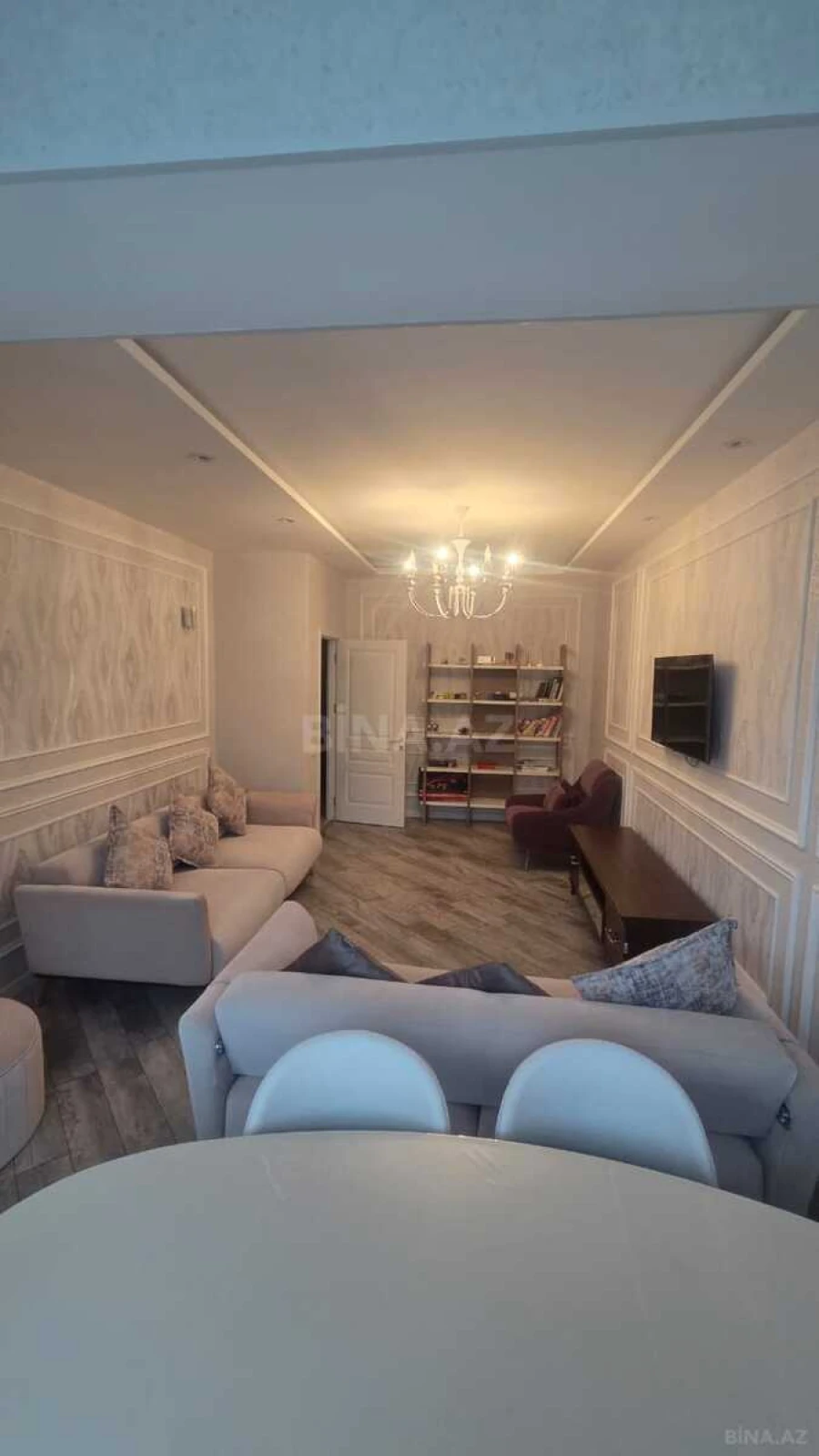 Satılır 2 otaqlı mənzil 82 m²