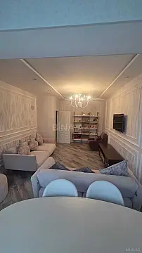 Satılır 2 otaqlı mənzil 82 m²
