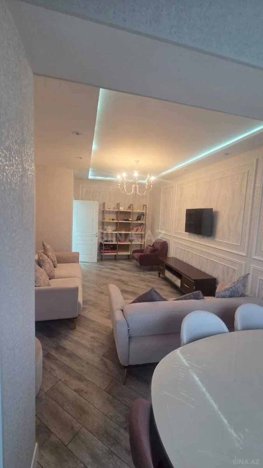 Satılır 2 otaqlı mənzil 82 m²