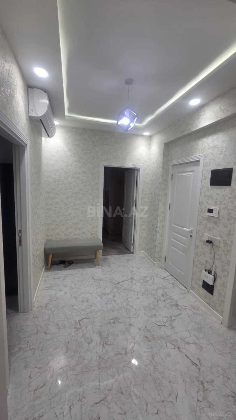 Satılır 2 otaqlı mənzil 82 m²