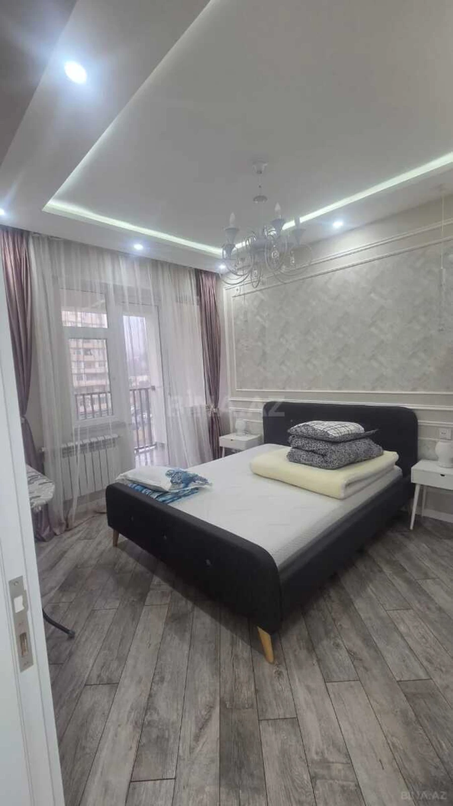 Satılır 2 otaqlı mənzil 82 m²