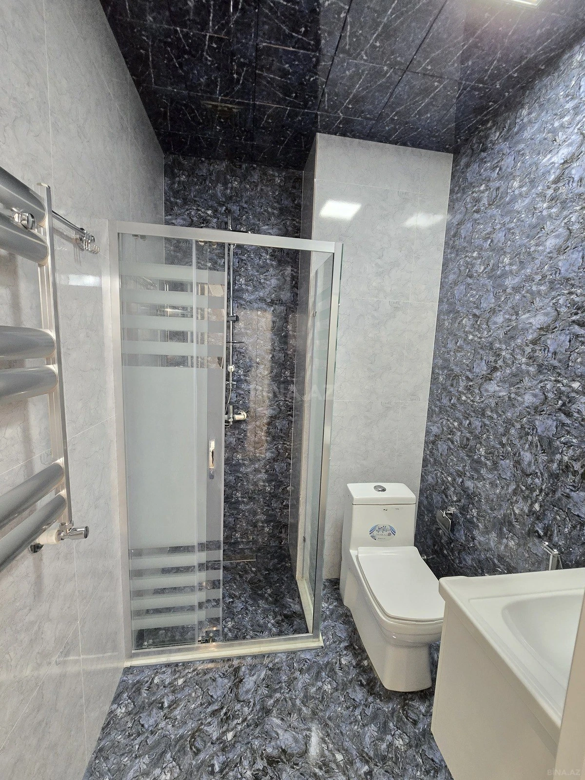 Satılır 2 otaqlı mənzil 82 m²