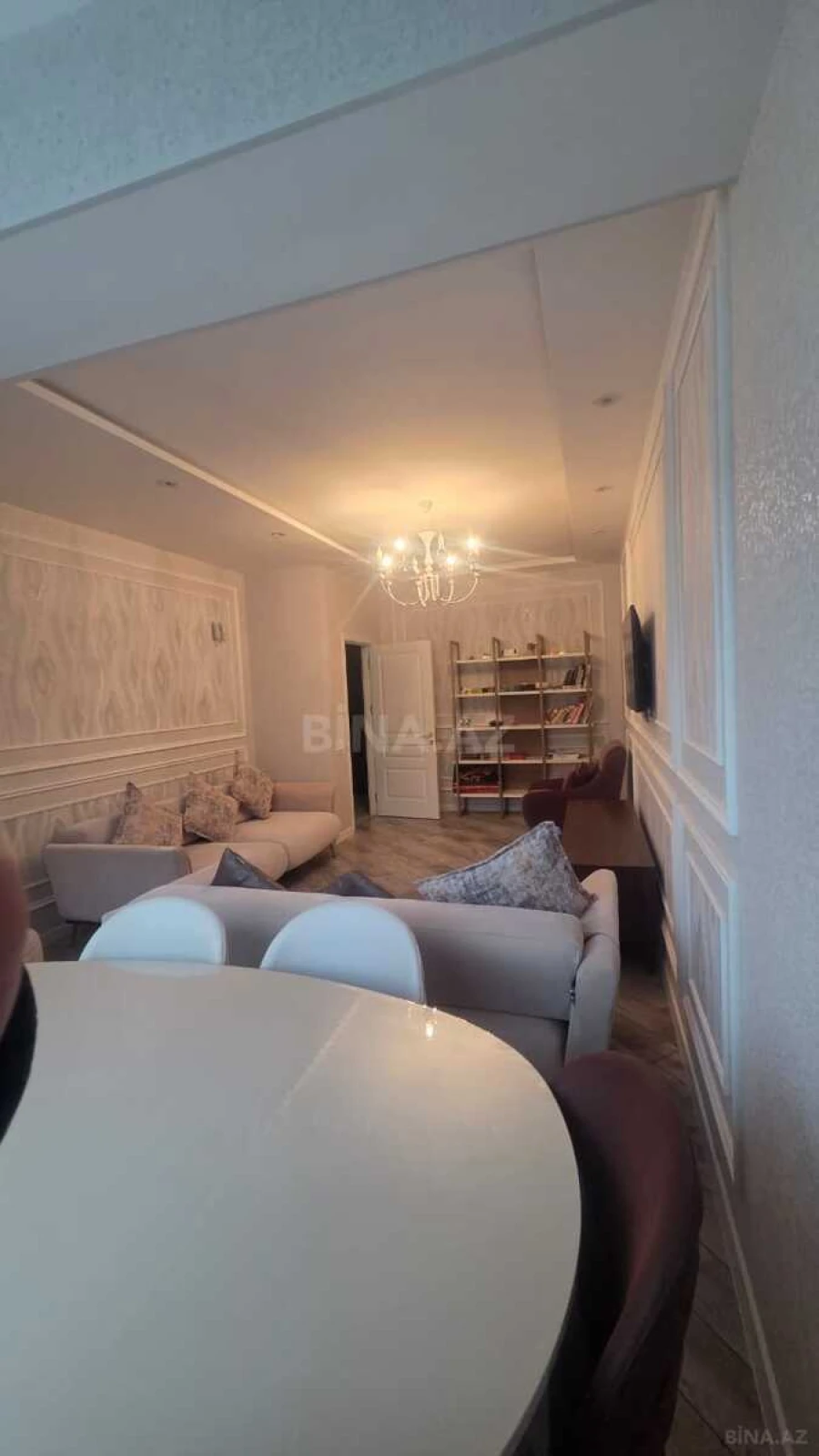 Satılır 2 otaqlı mənzil 82 m²