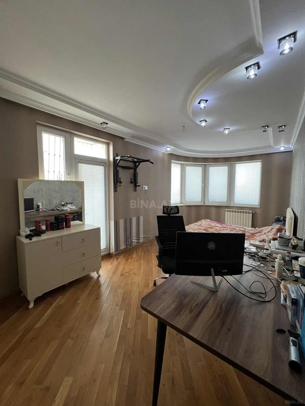 Satılır 3 otaqlı mənzil 112 m²