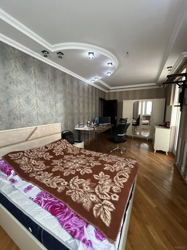 Satılır 3 otaqlı mənzil 112 m²