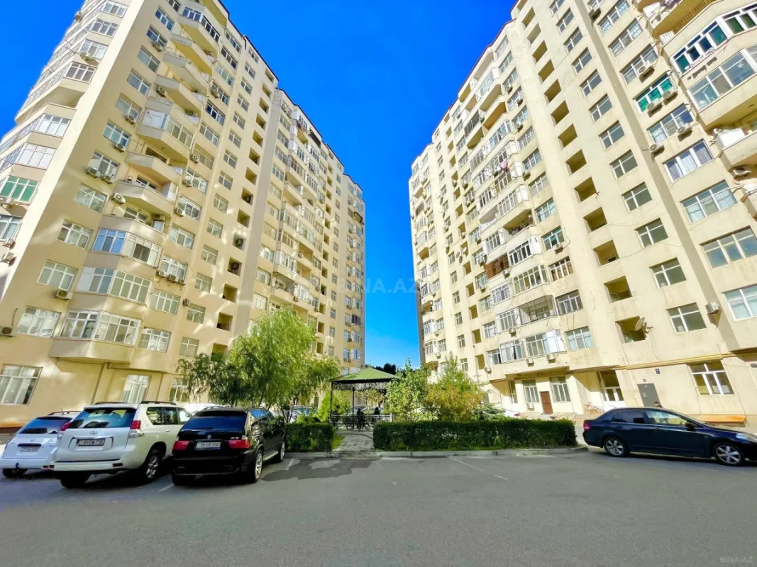 Satılır 3 otaqlı mənzil 108 m²