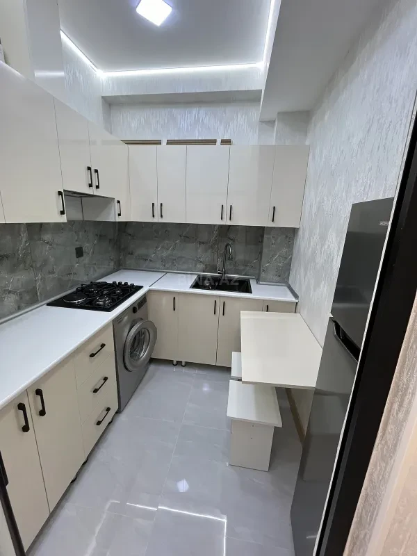 Kirayə verilir 2 otaqlı mənzil 60 m²