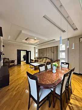 Satılır 3 otaqlı mənzil 135 m² — Bakı 3 otaq 135.00 m²