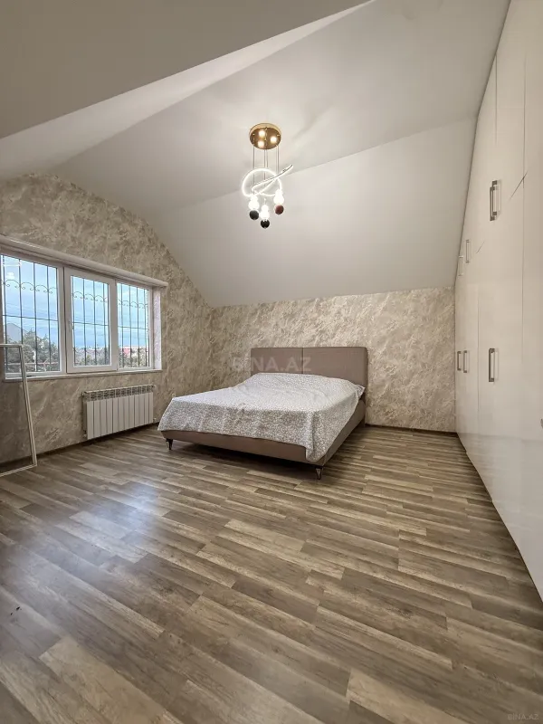 Satılır 5 otaqlı həyət evi 192 m²