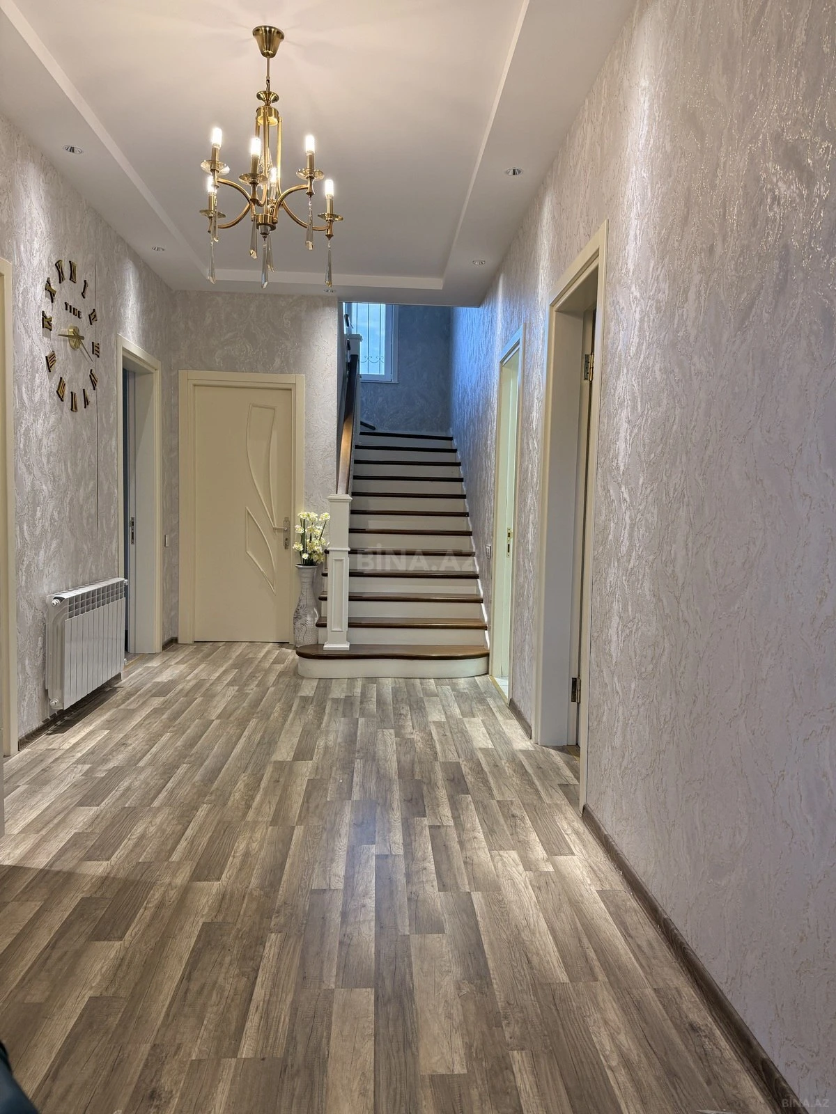 Satılır 5 otaqlı həyət evi 192 m²