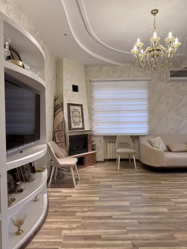 Satılır 5 otaqlı həyət evi 192 m²