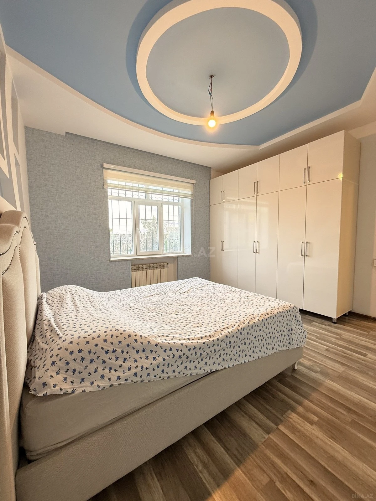 Satılır 5 otaqlı həyət evi 192 m²