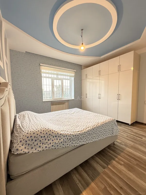 Satılır 5 otaqlı həyət evi 192 m²