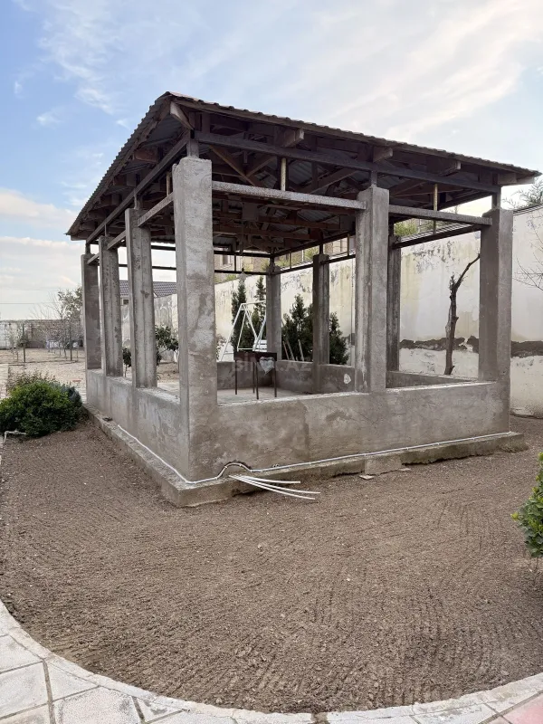 Satılır 5 otaqlı həyət evi 192 m²