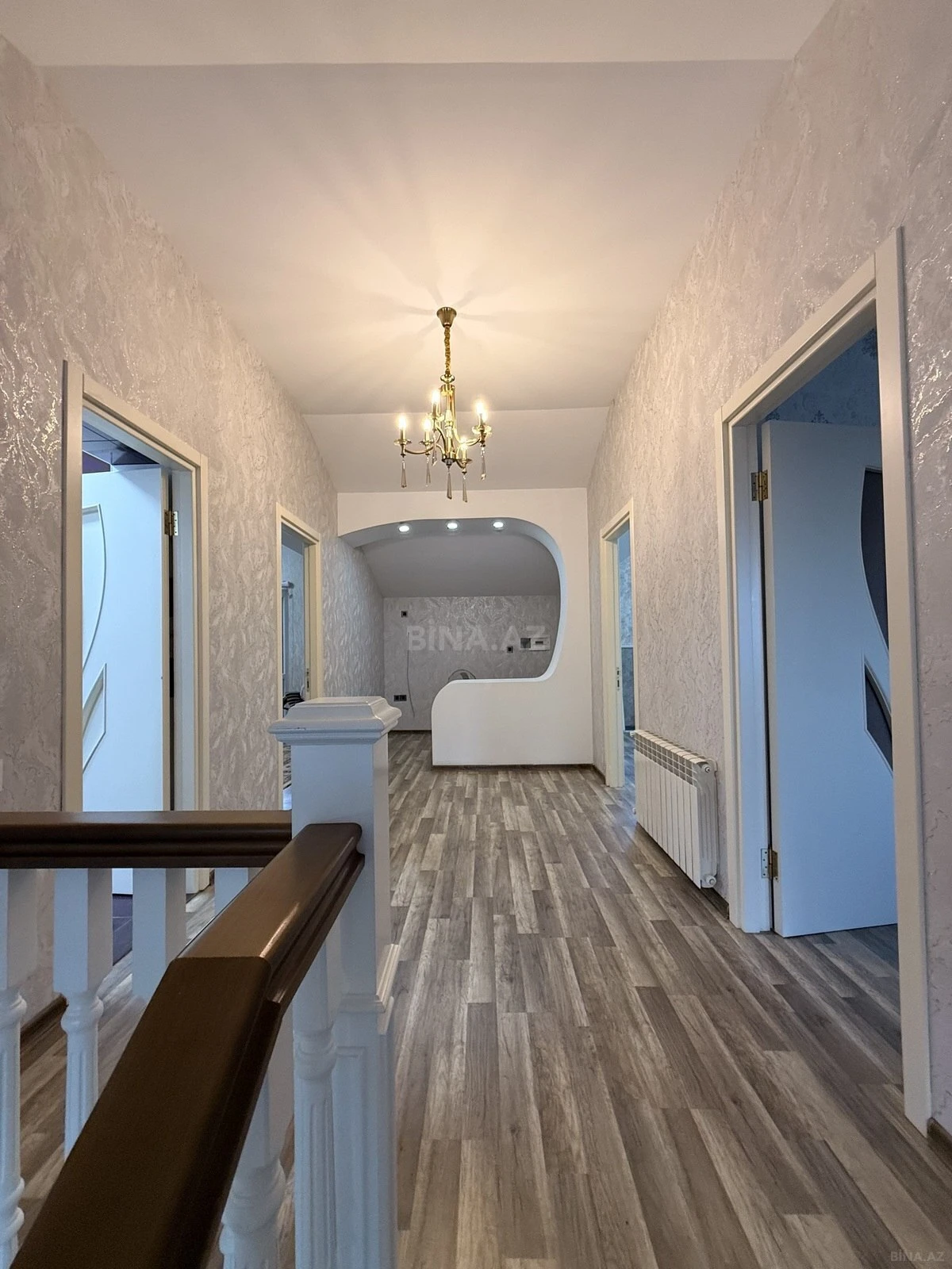 Satılır 5 otaqlı həyət evi 192 m²