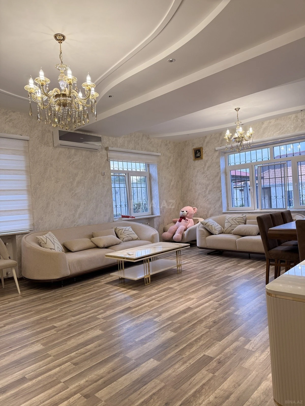 Satılır 5 otaqlı həyət evi 192 m²