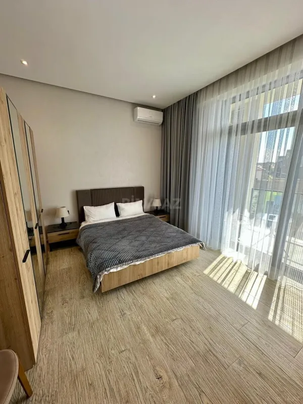 Kirayə verilir 2 otaqlı mənzil 77 m²