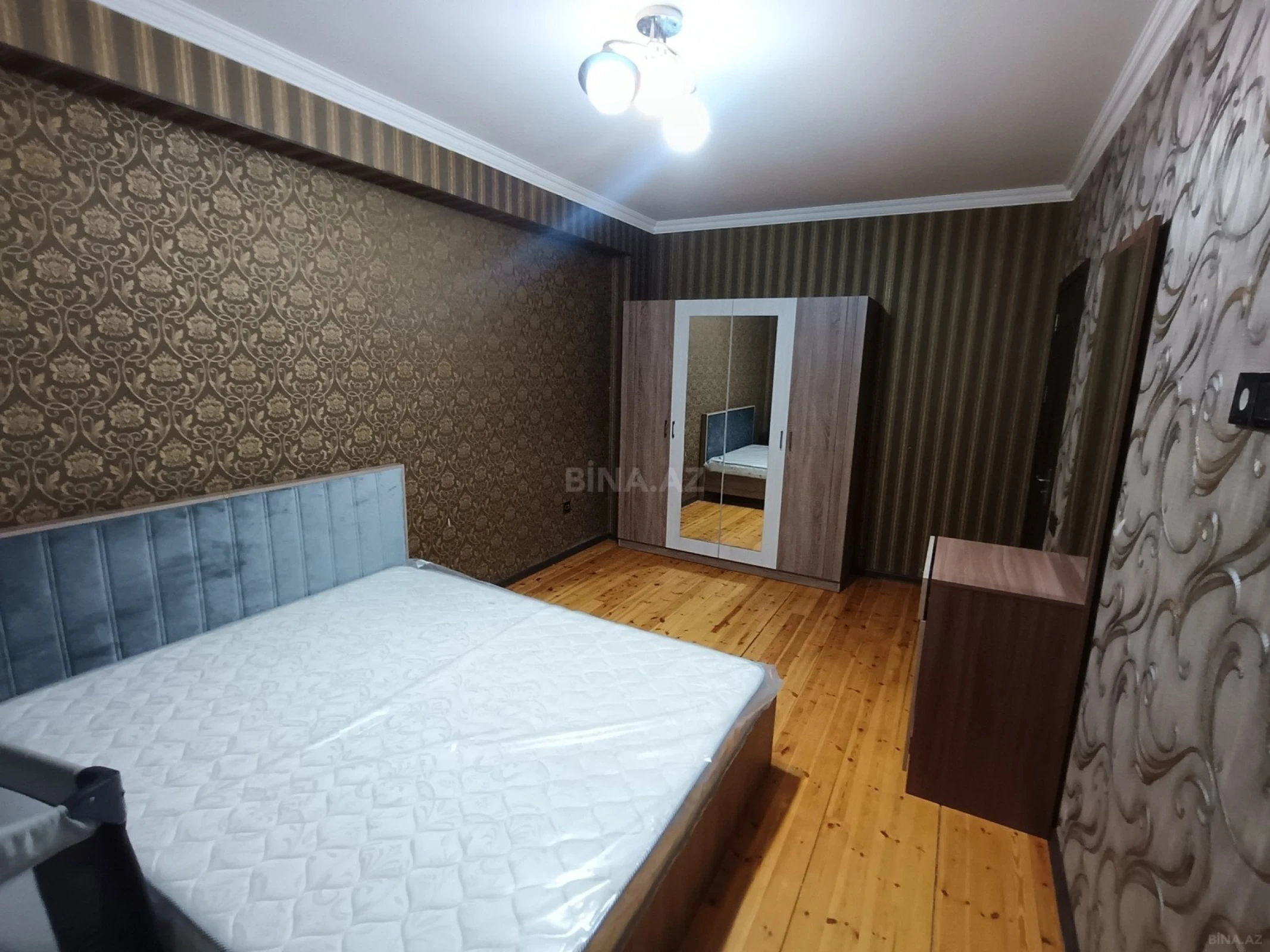 Kirayə verilir 2 otaqlı mənzil 75 m²
