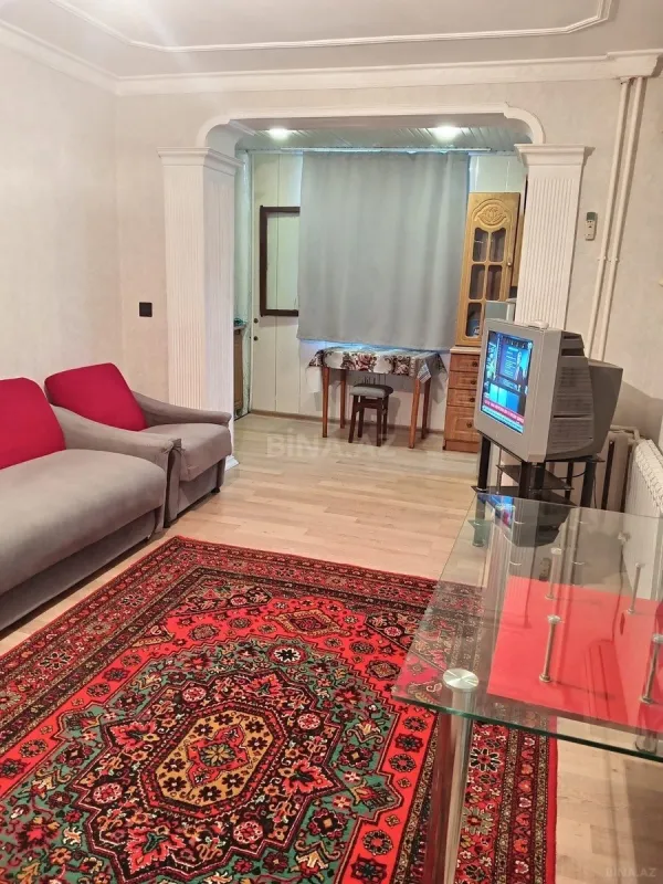 Kirayə verilir 2 otaqlı mənzil 60 m²