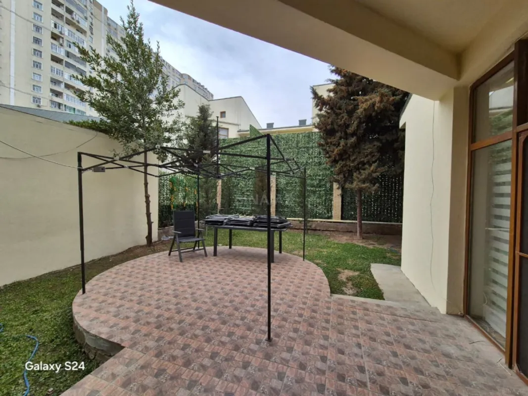Kirayə verilir 6 otaqlı həyət evi 350 m²