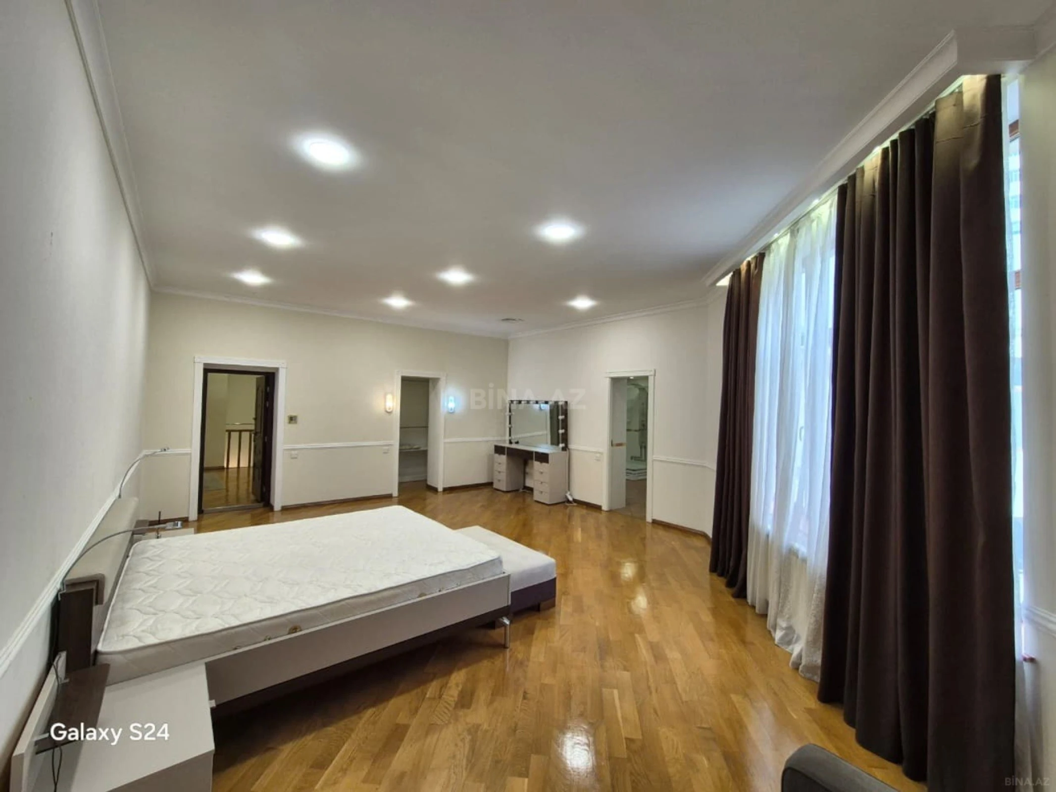 Kirayə verilir 6 otaqlı həyət evi 350 m²