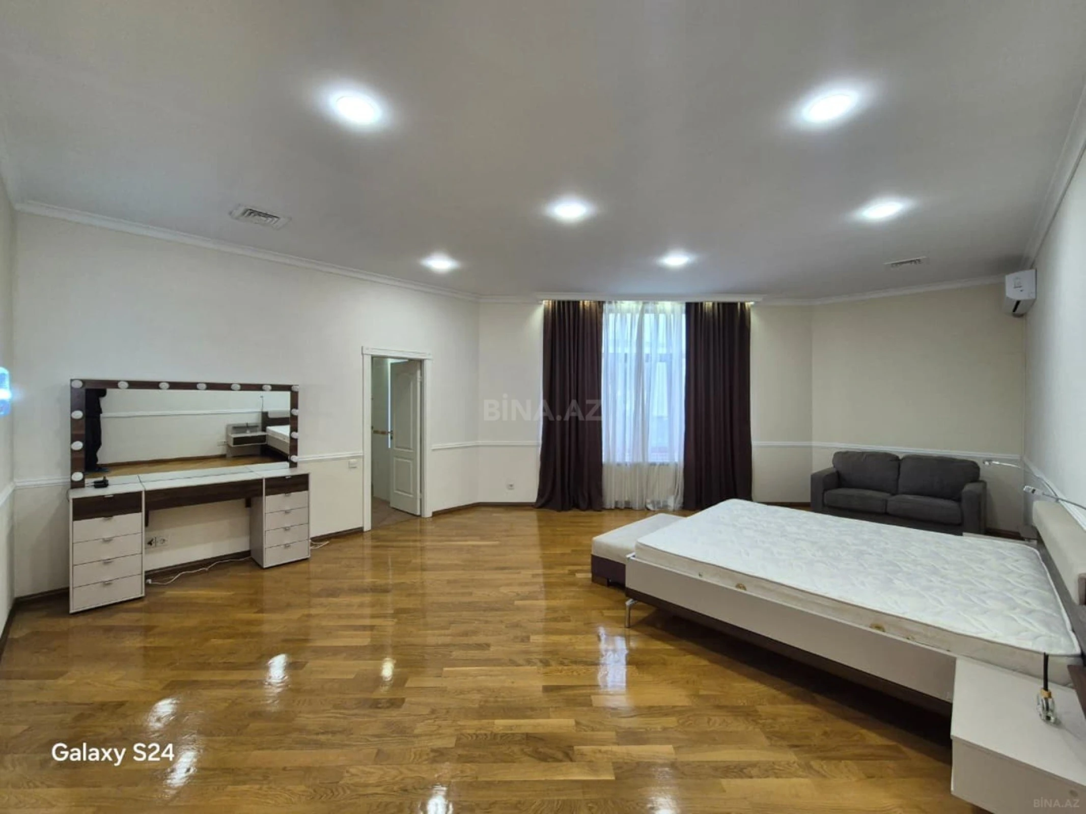 Kirayə verilir 6 otaqlı həyət evi 350 m²