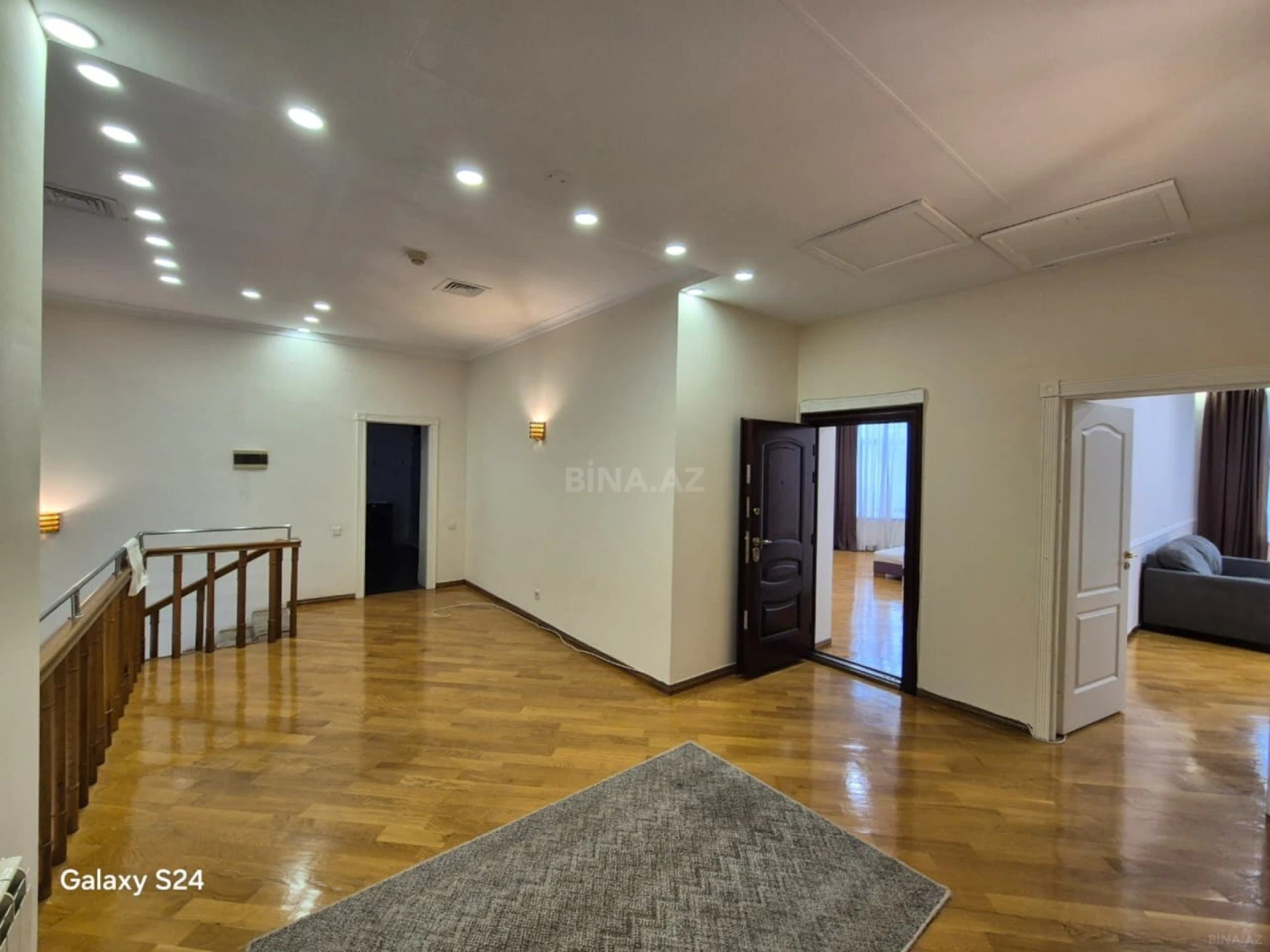 Kirayə verilir 6 otaqlı həyət evi 350 m²