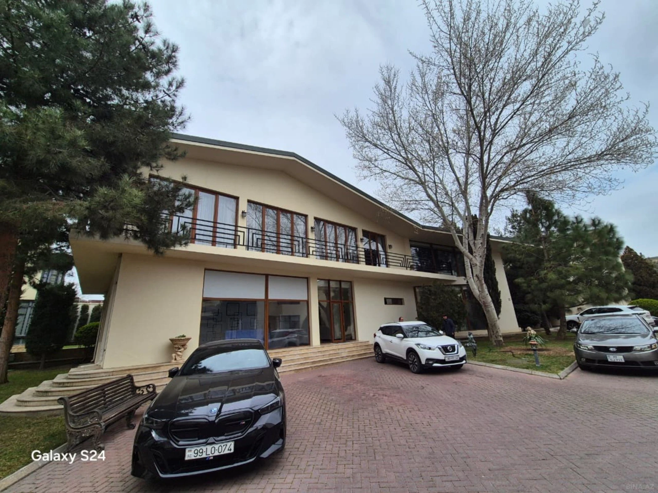 Kirayə verilir 6 otaqlı həyət evi 350 m²