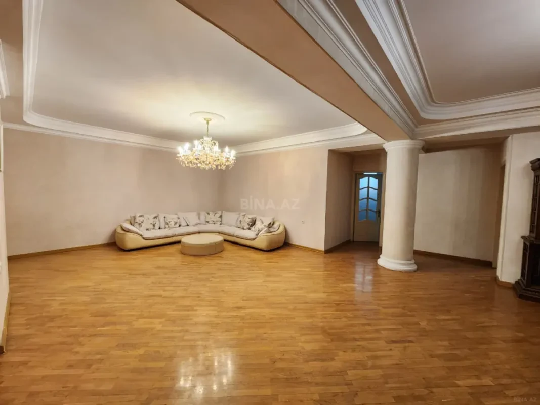 Kirayə verilir 4 otaqlı mənzil 185 m²