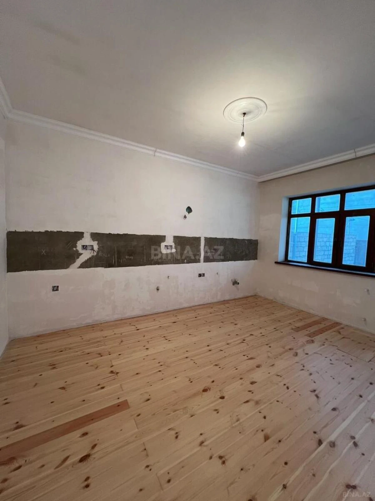 Satılır 4 otaqlı həyət evi 100 m²