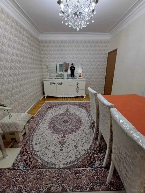 Satılır 4 otaqlı mənzil 100 m²