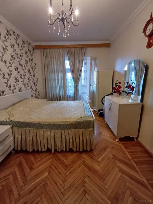 Satılır 4 otaqlı mənzil 100 m²