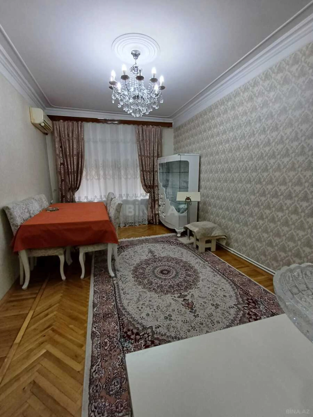 Satılır 4 otaqlı mənzil 100 m²