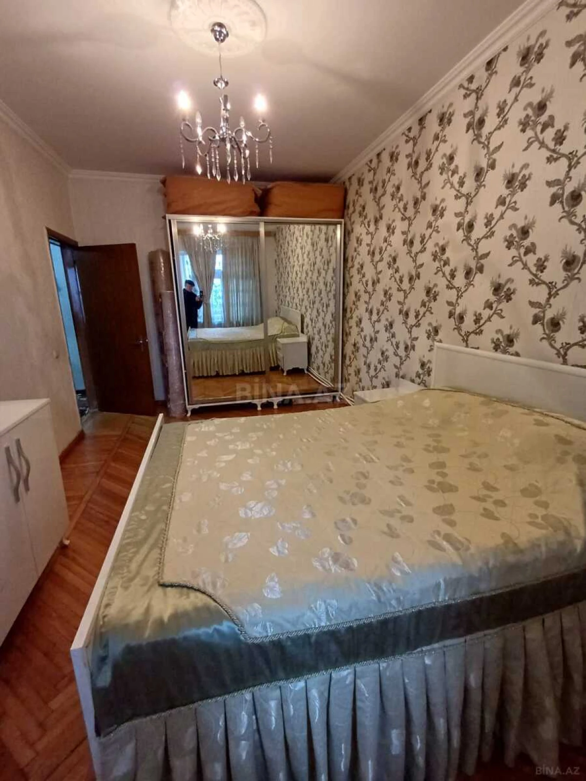 Satılır 4 otaqlı mənzil 100 m²