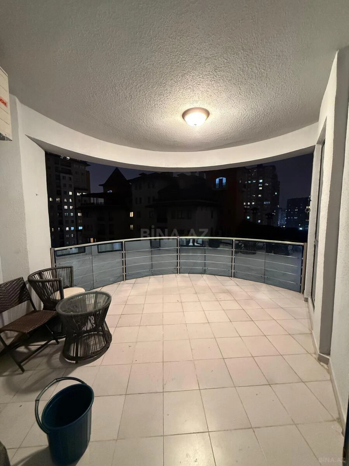 Kirayə verilir 4 otaqlı mənzil 220 m²