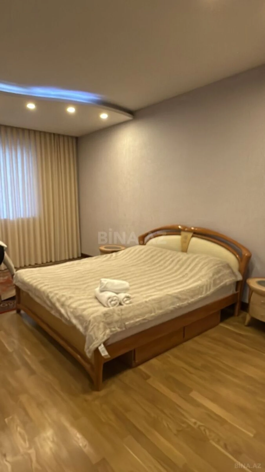 Kirayə verilir 4 otaqlı mənzil 220 m²