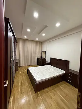 Kirayə verilir 4 otaqlı mənzil 220 m²