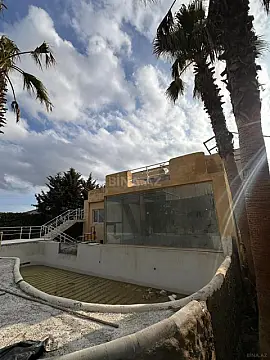 Satılır 7 otaqlı həyət evi 700 m²