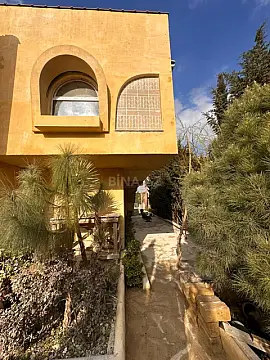 Satılır 7 otaqlı həyət evi 700 m²