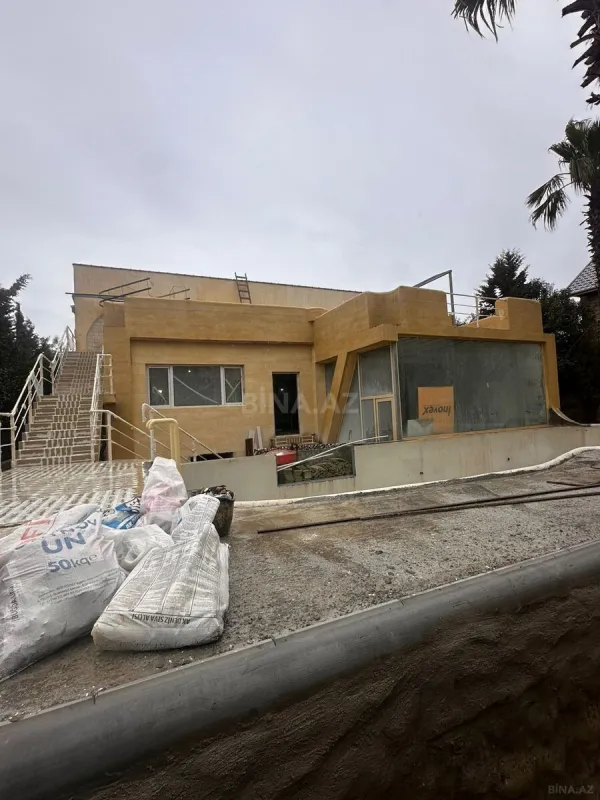 Satılır 7 otaqlı həyət evi 700 m²